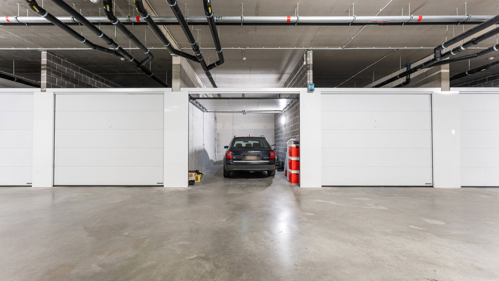 Closed garage for sale in Sint-Idesbald