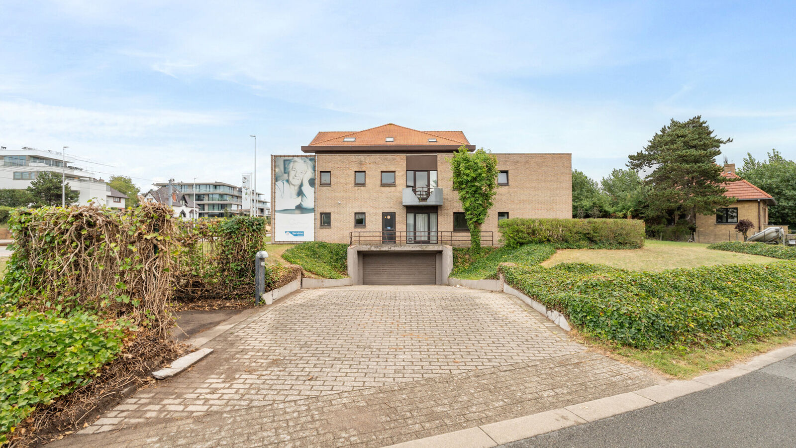 Garage + berging te koop in Sint-Idesbald