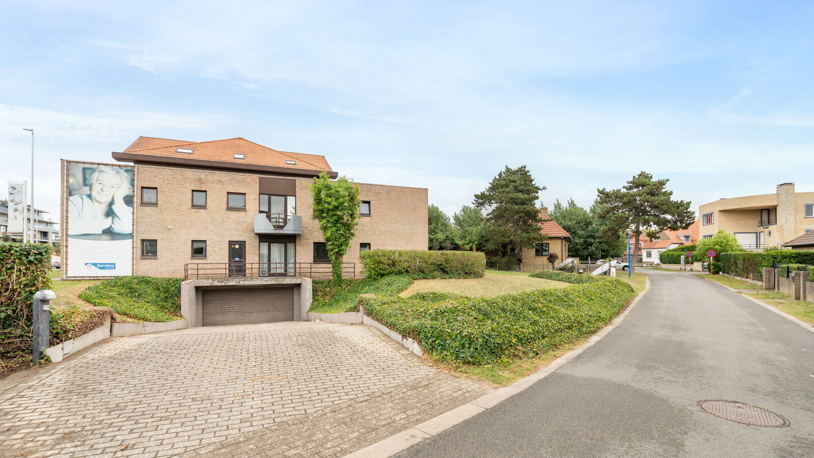 Garage + berging te koop in Sint-Idesbald