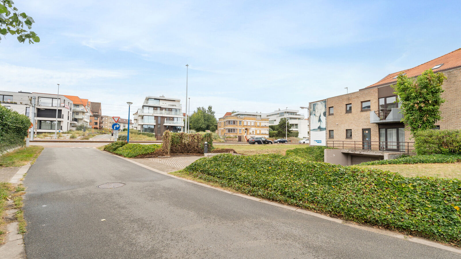 Garage + storage for sale in Sint-Idesbald