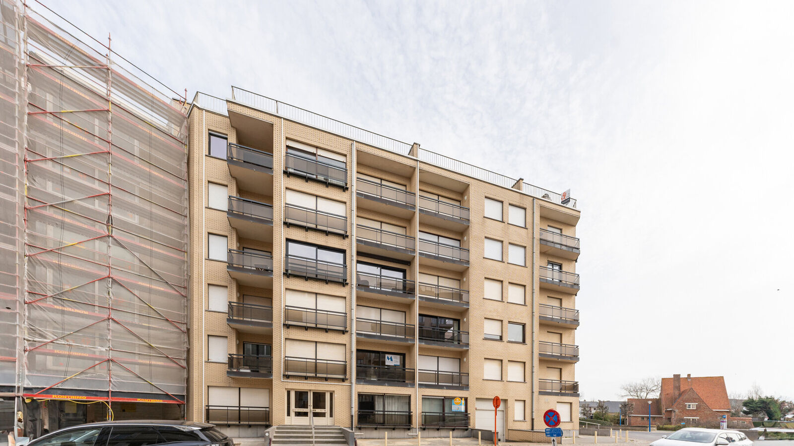 Gesloten garagebox te koop in Koksijde