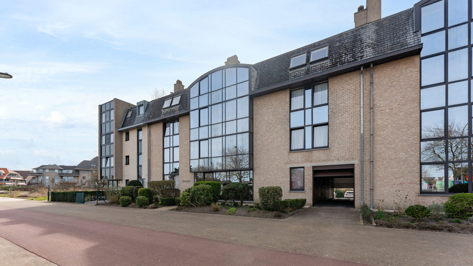 Gesloten garagebox te koop in Koksijde