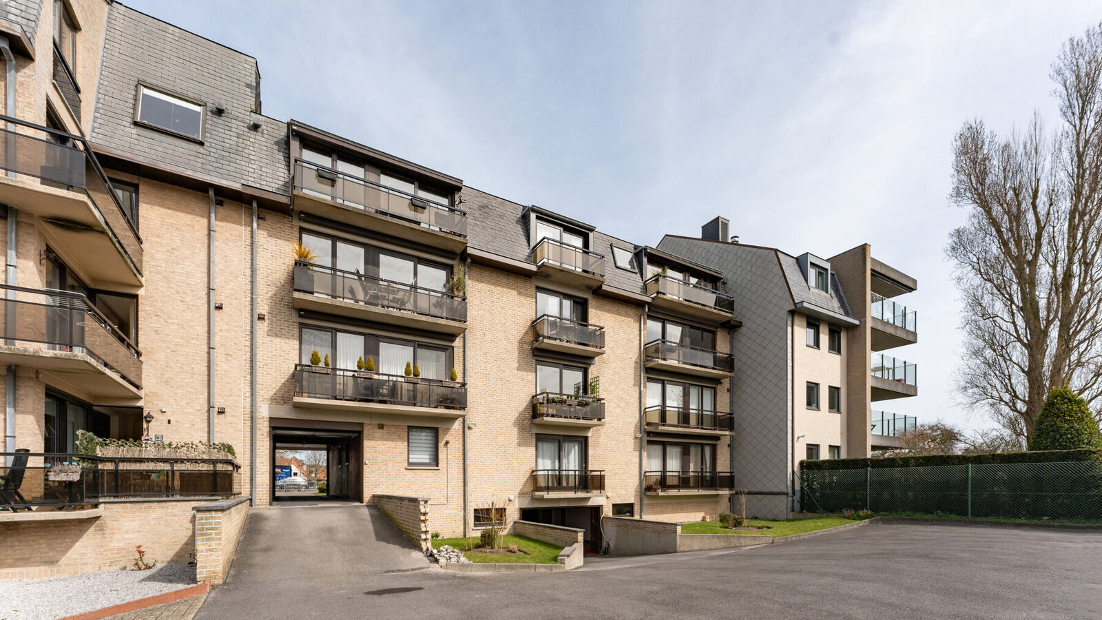 Gesloten garagebox te koop in Koksijde