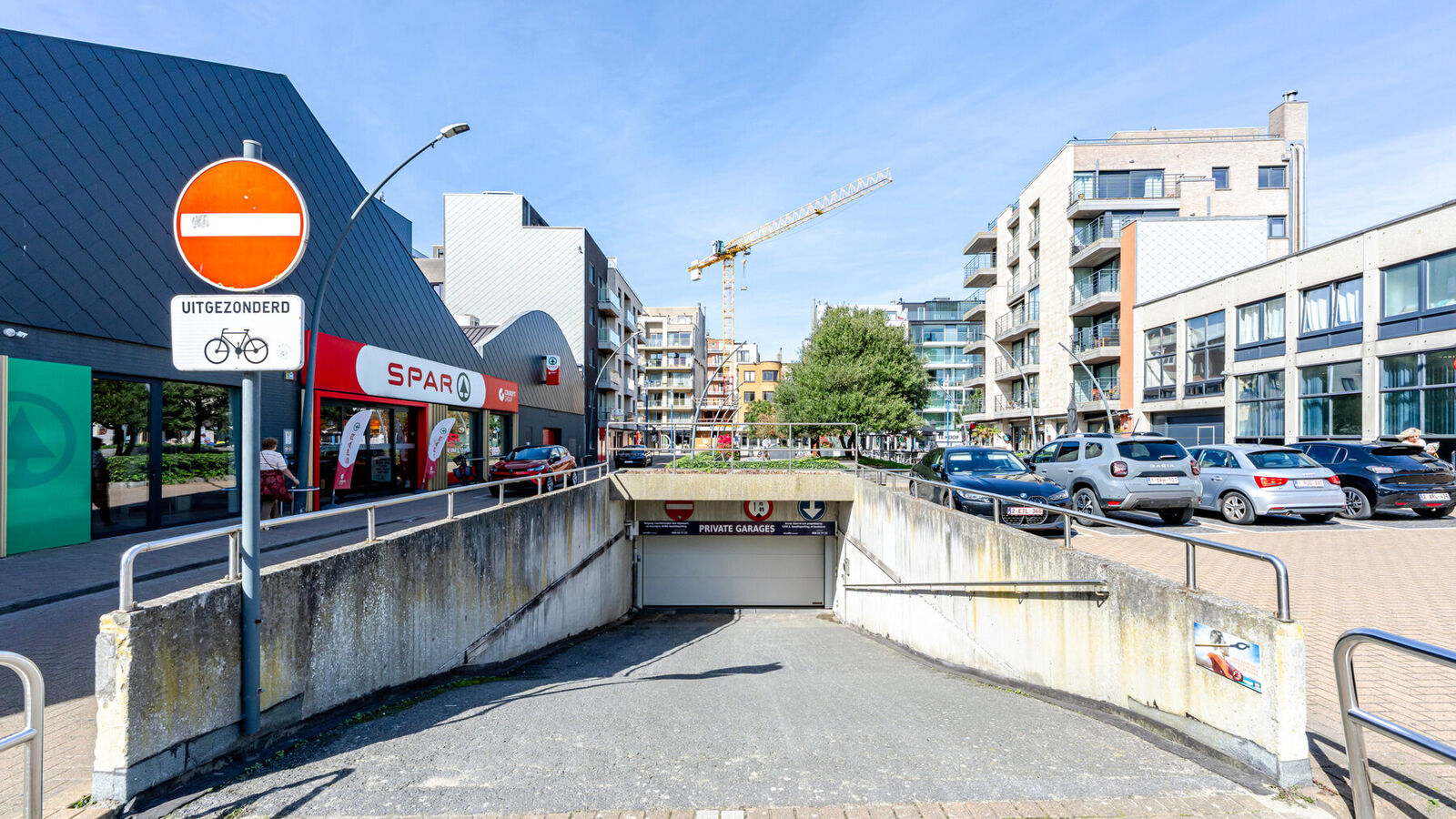 Gesloten garagebox te koop in Koksijde