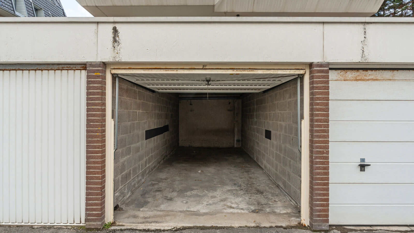 Gesloten garagebox te koop in Koksijde