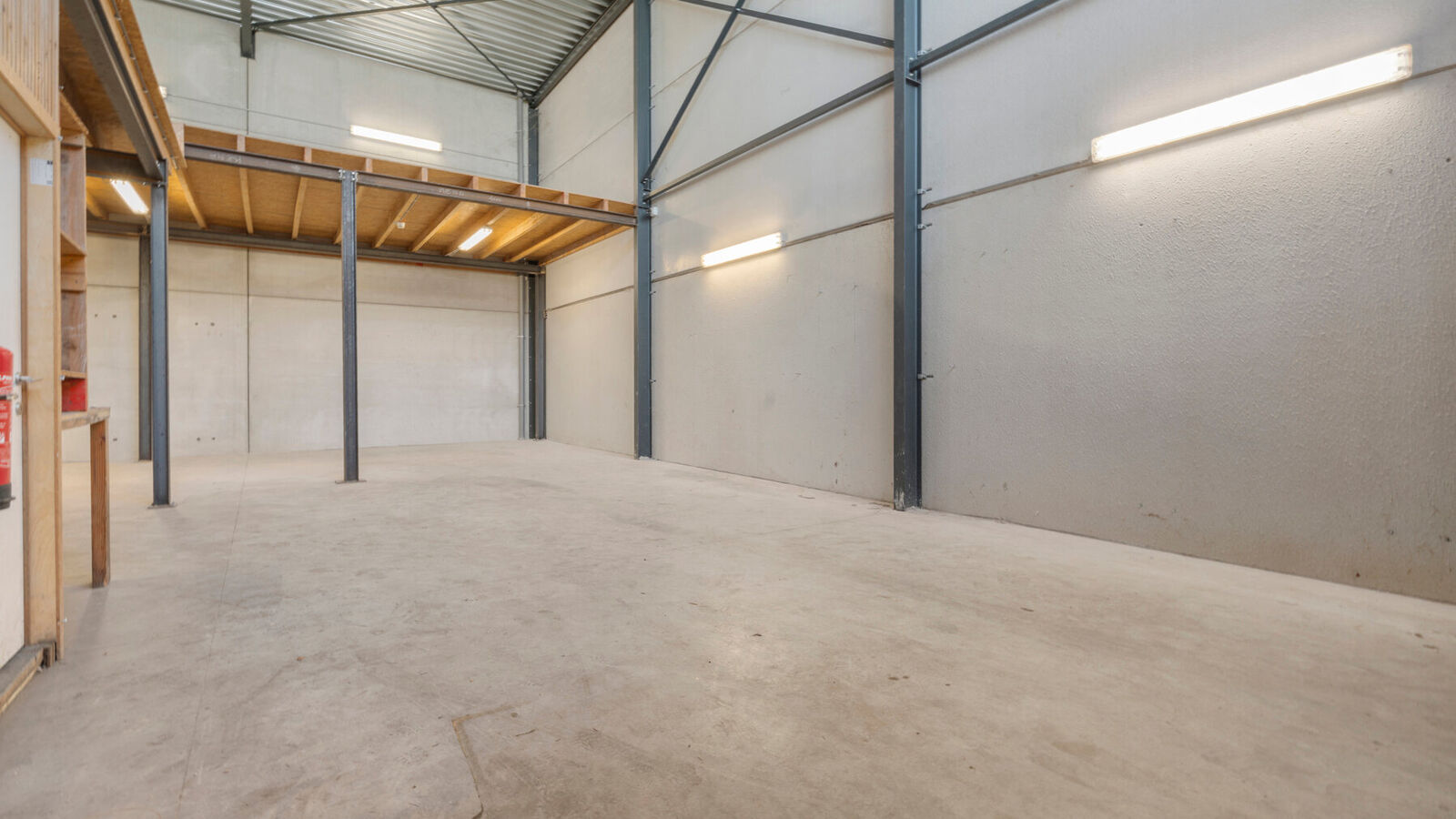 Industrial building for rent in Oostende