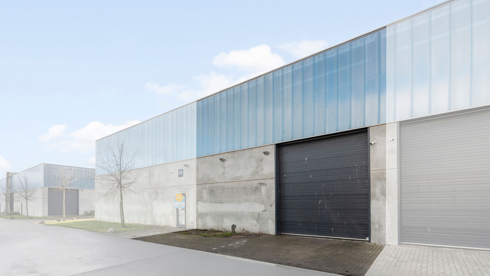 Industrial building for rent in Oostende